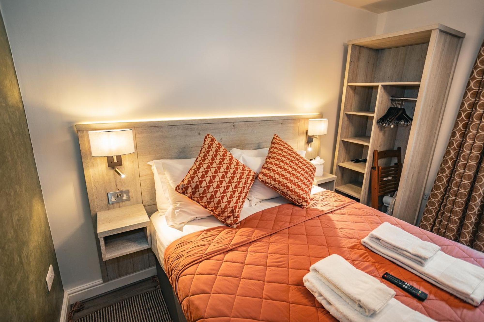 At The Apple Pie Guest house 4*
